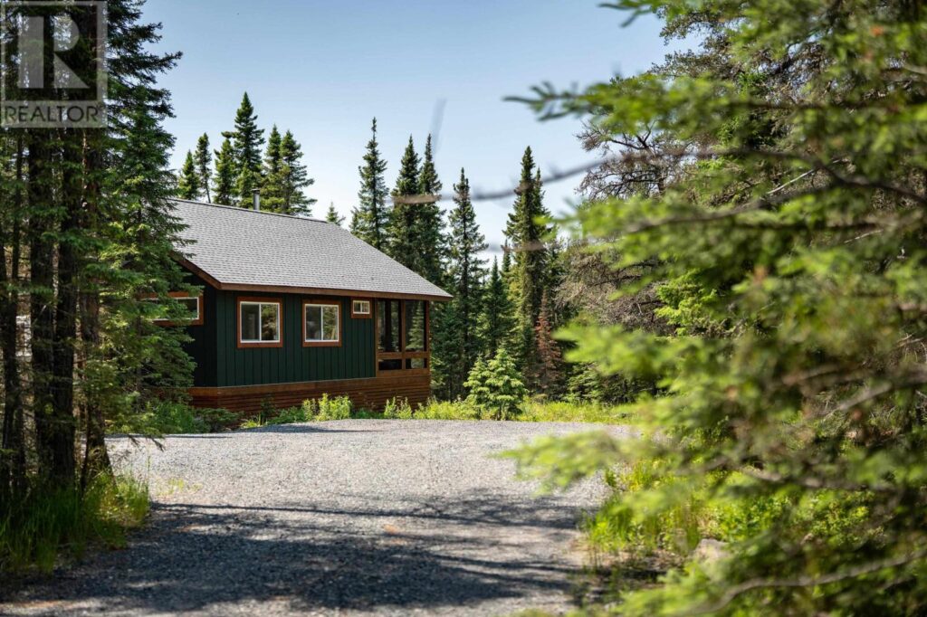 1 Gunn Lake RD, minaki, Ontario